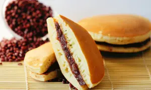 Dorayaki-Rezept: Süße Pfannkuchen mit roter Bohnenpaste, dane rote Bohnen.